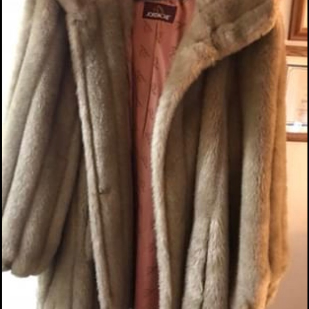 Vintage photo faux fur thigh length jacket